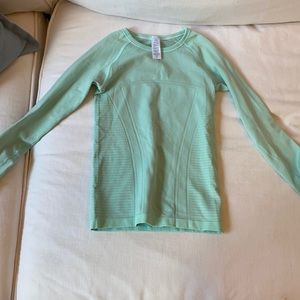 Ivivva teal shirt